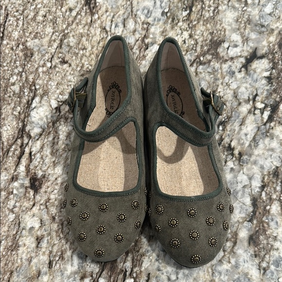 Joyfolie Other - Joyfolie Green Dress Shoes with Perforated Design